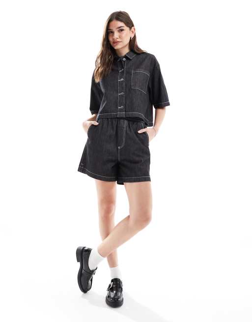 COLLUSION - Pantaloncini di jeans stile boxer leggeri con cuciture a contrasto in coordinato