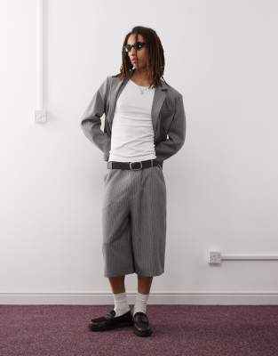 COLLUSION - Pantaloncini sartoriali taglio lungo color pietra gessati in coordinato