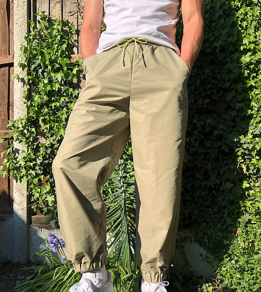 COLLUSION - Pantaloni in nylon kaki chiaro-Verde