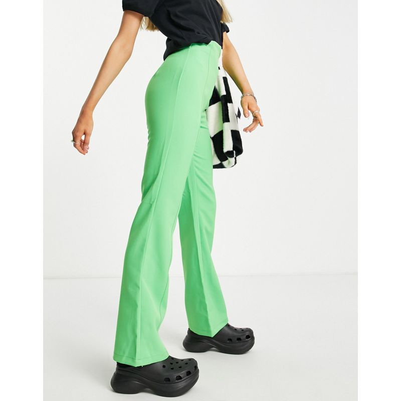 Pantaloni e leggings TluAs COLLUSION - Pantaloni sartoriali a vita alta a zampa verde acceso 