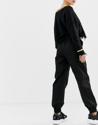 black cargo pants petite