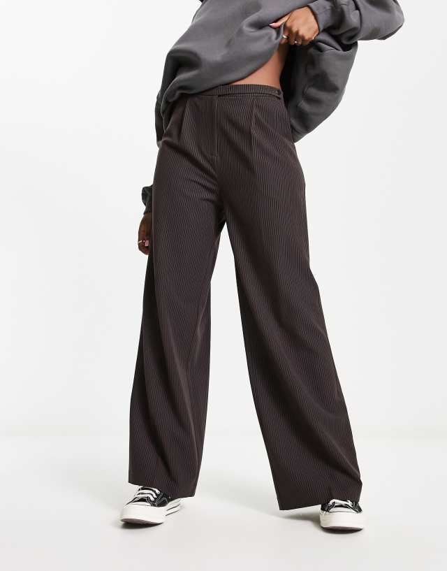 Collusion - pinstripe tailored baggy trousers in brown