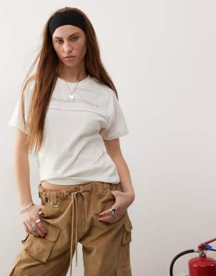 COLLUSION piping detail sporty fitted top in ecru-Neutral