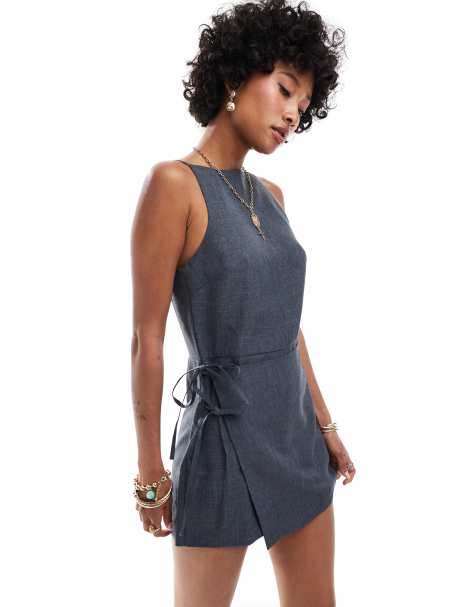 COLLUSION - Playsuit met skort met overslag in jaren 00-stijl in grijs - view 1