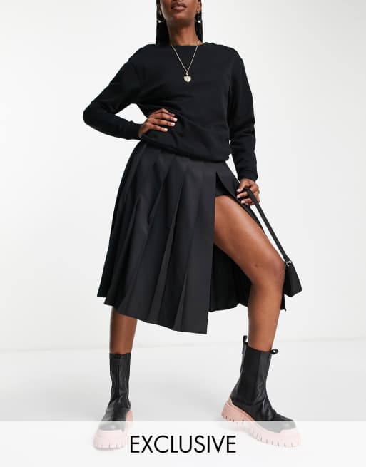 COLLUSION pleated midi skort in black