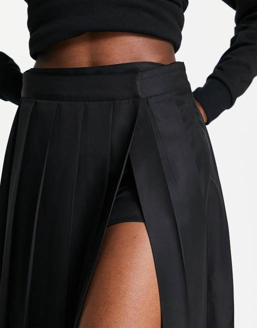 COLLUSION pleated midi skort in black