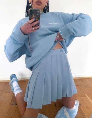 Thumbnail 2 of 4