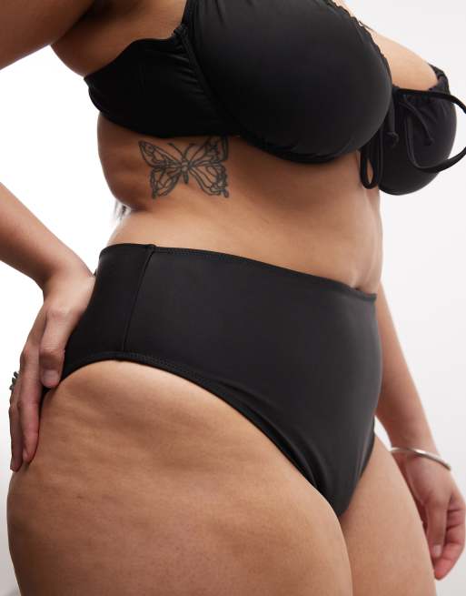 COLLUSION Plus – Bikinihose in Schwarz mit hohem Bund, 2 von 4
