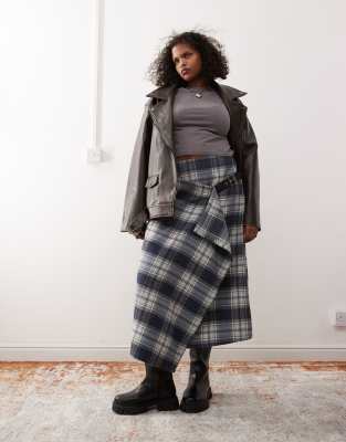 COLLUSION Plus blanket kilt skirt in brushed mono check-Multi