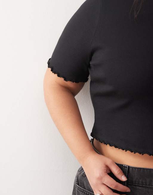 COLLUSION Plus – Czarny prążkowany T-shirt z karbowanym wykończeniem, 3 z 4