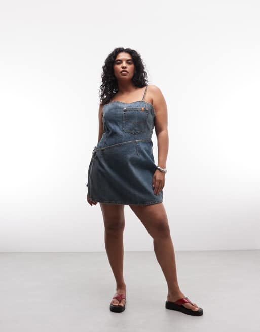 COLLUSION Plus denim wikkeljurk in mid-wash, 3 van 4