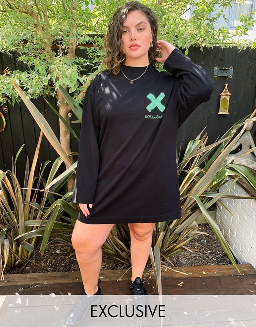 COLLUSION Plus exclusive Longsleeve branded t-shirt dress