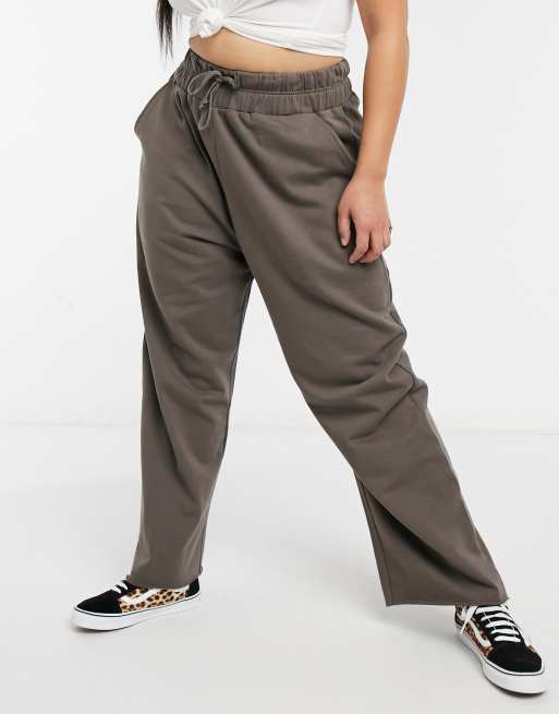 COLLUSION Plus exclusive relaxed dad joggers in brown