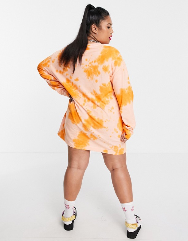 COLLUSION Plus Exclusive – Sukienka t-shirtowa z piki, z długim rękawem i efektem tie dye Pomarańczowy Wytrzymałe 