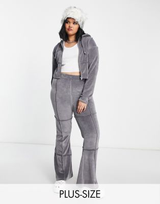 COLLUSION Plus exposed seam velvet flare joggers in grey-Black