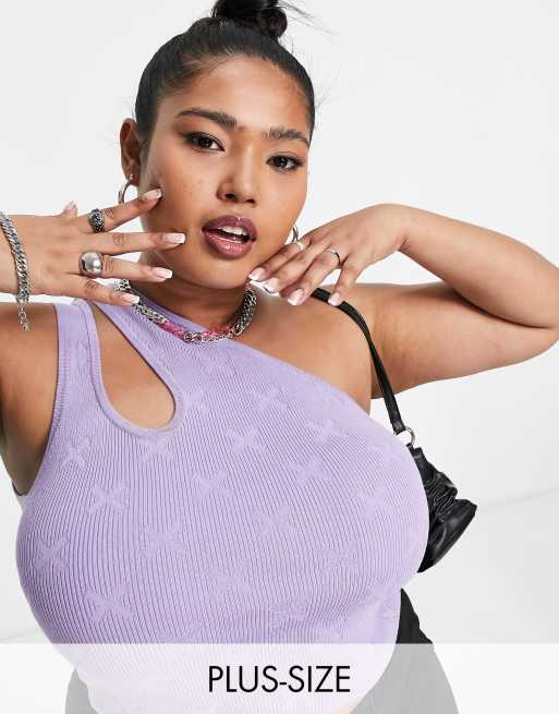 COLLUSION Plus – Geripptes Stricktop mit asymmetrischer Schulter in Flieder mit Jacquardprint