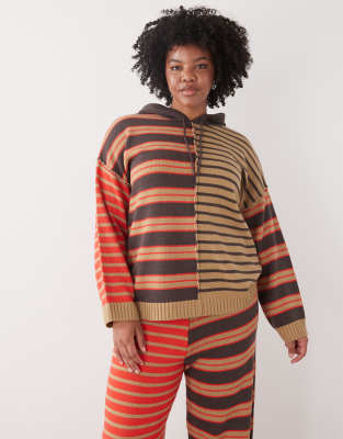 COLLUSION Plus - Gestreifter Kapuzenpullover aus Strick mit geteiltem Design, Kombiteil-Bunt