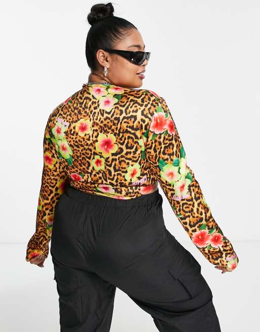COLLUSION Plus leopard print satin tie front blouse, 2 of 4