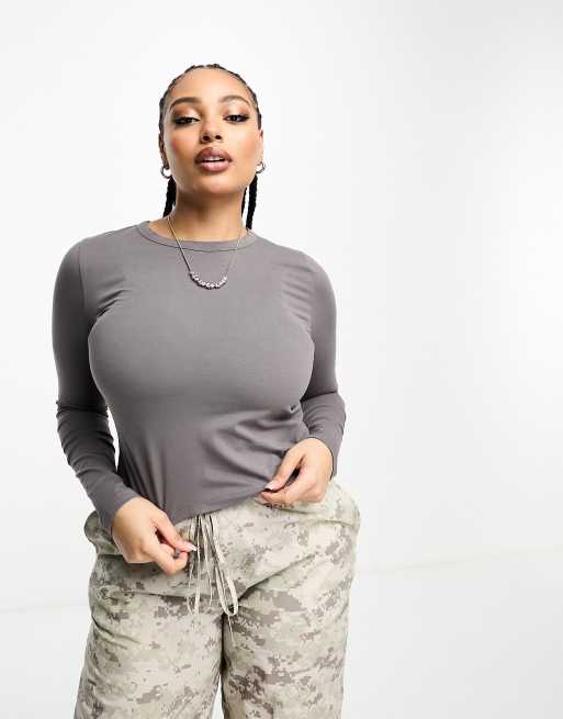 COLLUSION Plus long sleeve fitted top in gray 