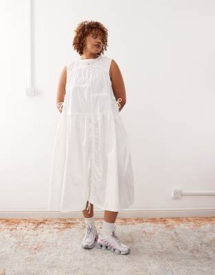 Plus maxi dress in white