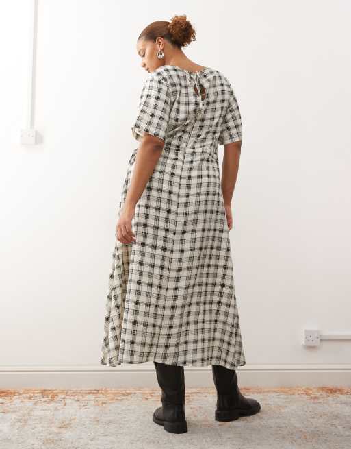 COLLUSION Plus multi channel detail maxi dress in neutral check, 2 of 4