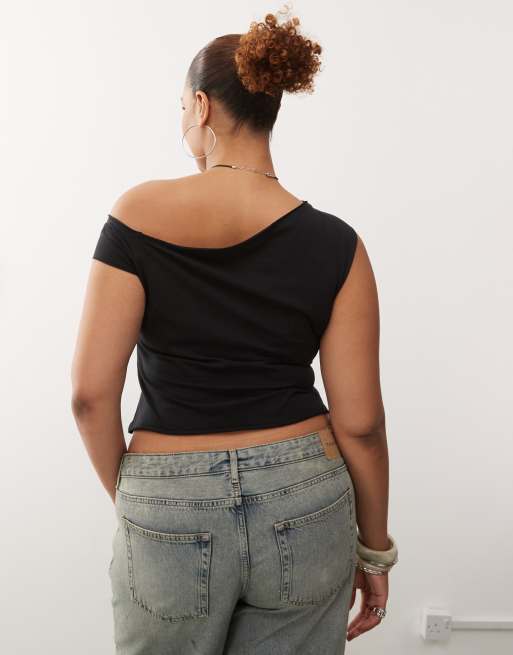 COLLUSION Plus off the shoulder short sleeve top in black, 3 of 4