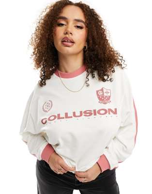 COLLUSION Plus - Pikee-T-Shirt in gebrochenem Weiß mit Oversize-Schnitt und Fußball-Prints