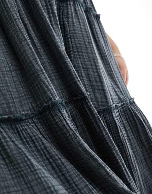 COLLUSION Plus - Prendisole lungo con spalline sottili a balze blu slavato in tessuto doppio arricciato, 2 di 4