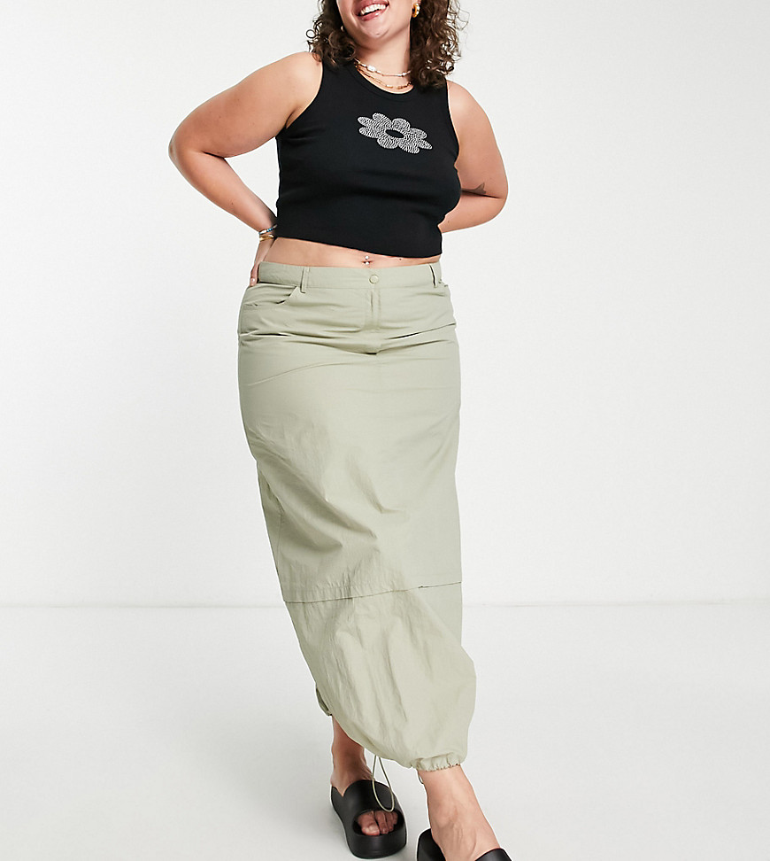 COLLUSION Plus utility maxi skirt in khaki-Green