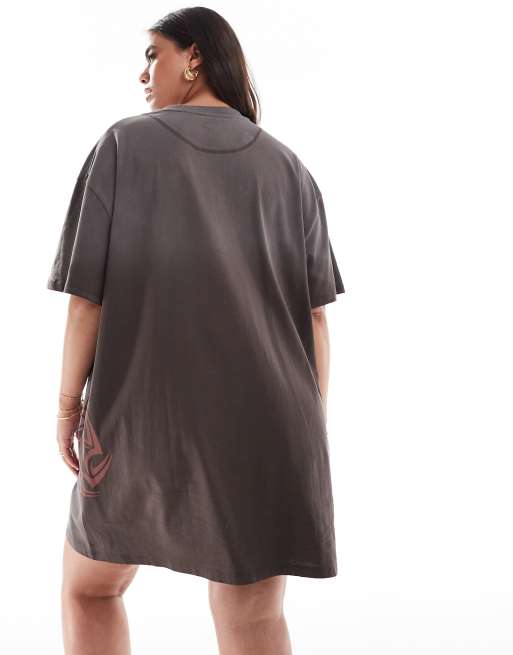 Plus size graphic dress deals
