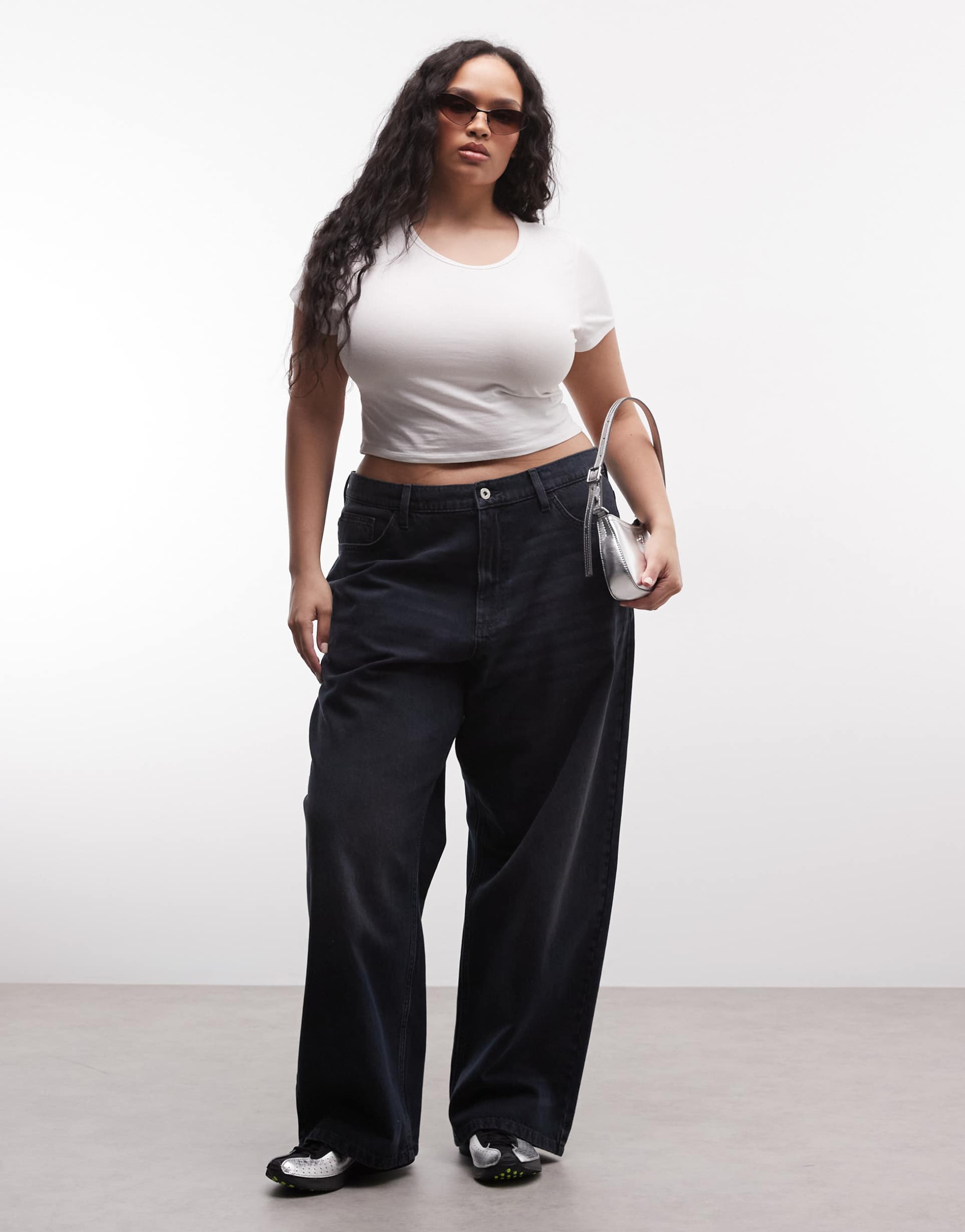 collusion plus x001 antifit mid rise jeans in dark navy