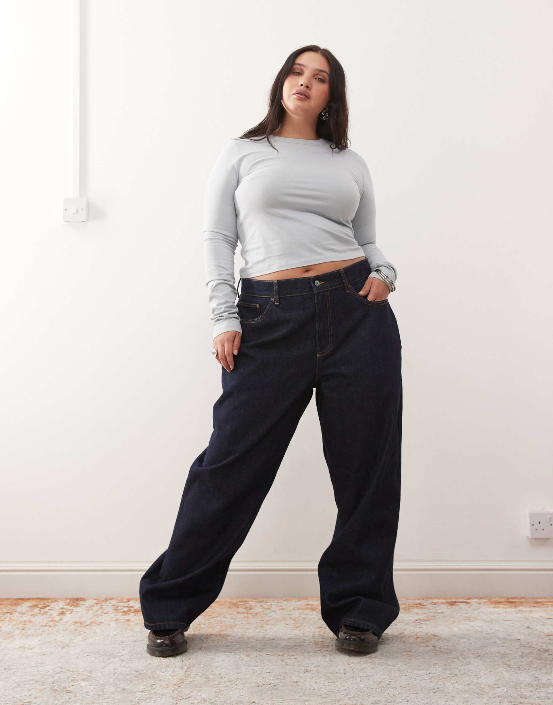 collusion plus x001 antifit mid rise jeans in rinse