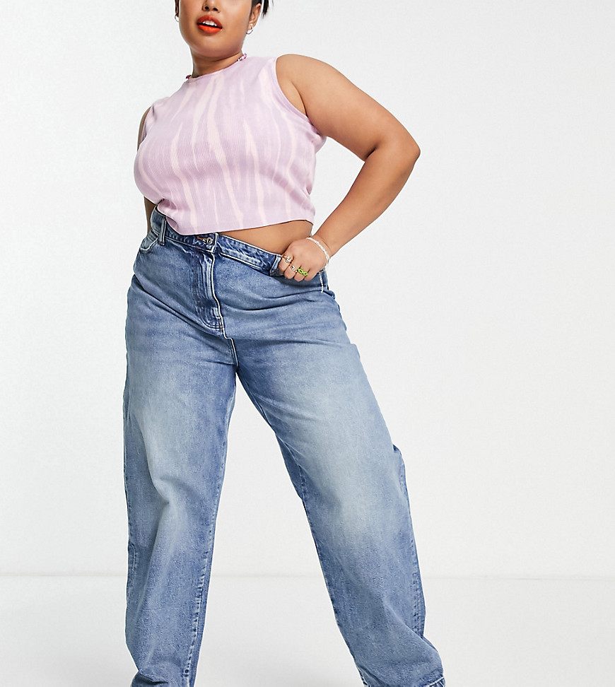 Plus-size jeans by COLLUSION Exclusive to ASOS High rise Belt loops Five pockets Branded patch to reverse Baggy fit