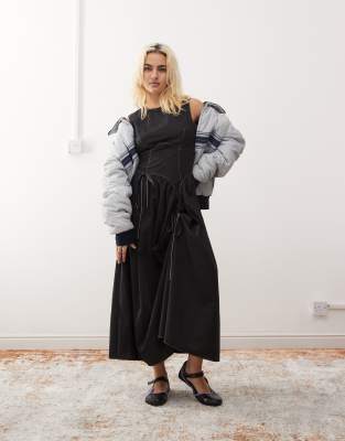 Collusion Poplin Midi Dress With Hitch Bubble Skirt In Black