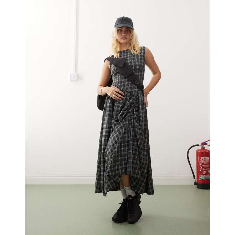 COLLUSION poplin midi dress with hitch bubble skirt in gray check