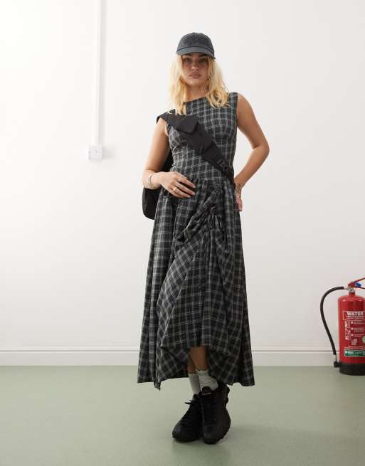 COLLUSION poplin midi dress with hitch bubble skirt in gray check