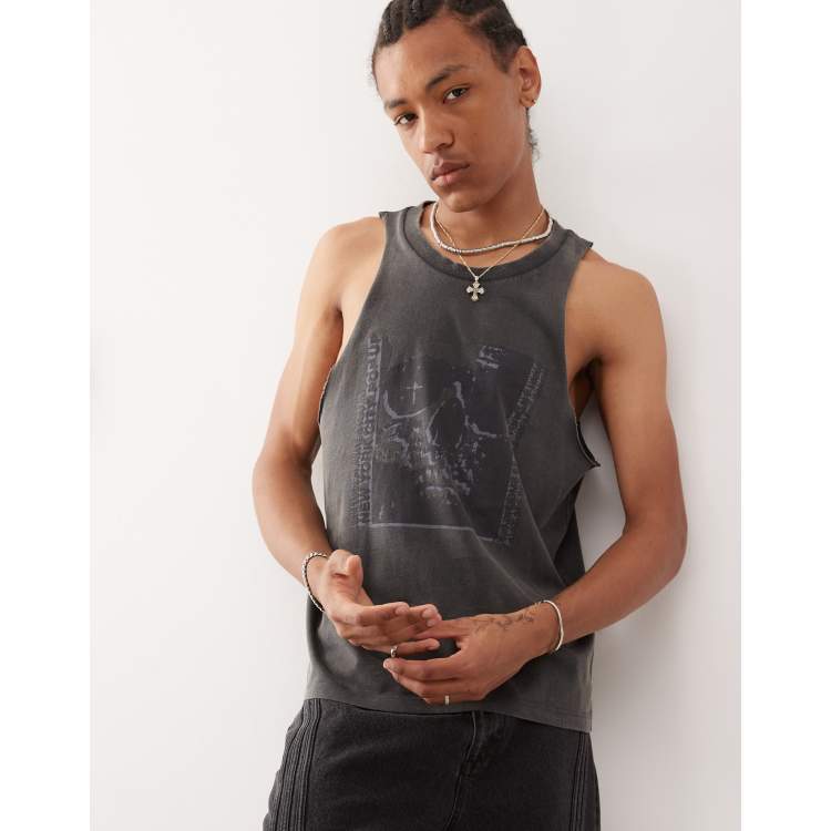 208290379-1-grey?$n_750w$&wid=
