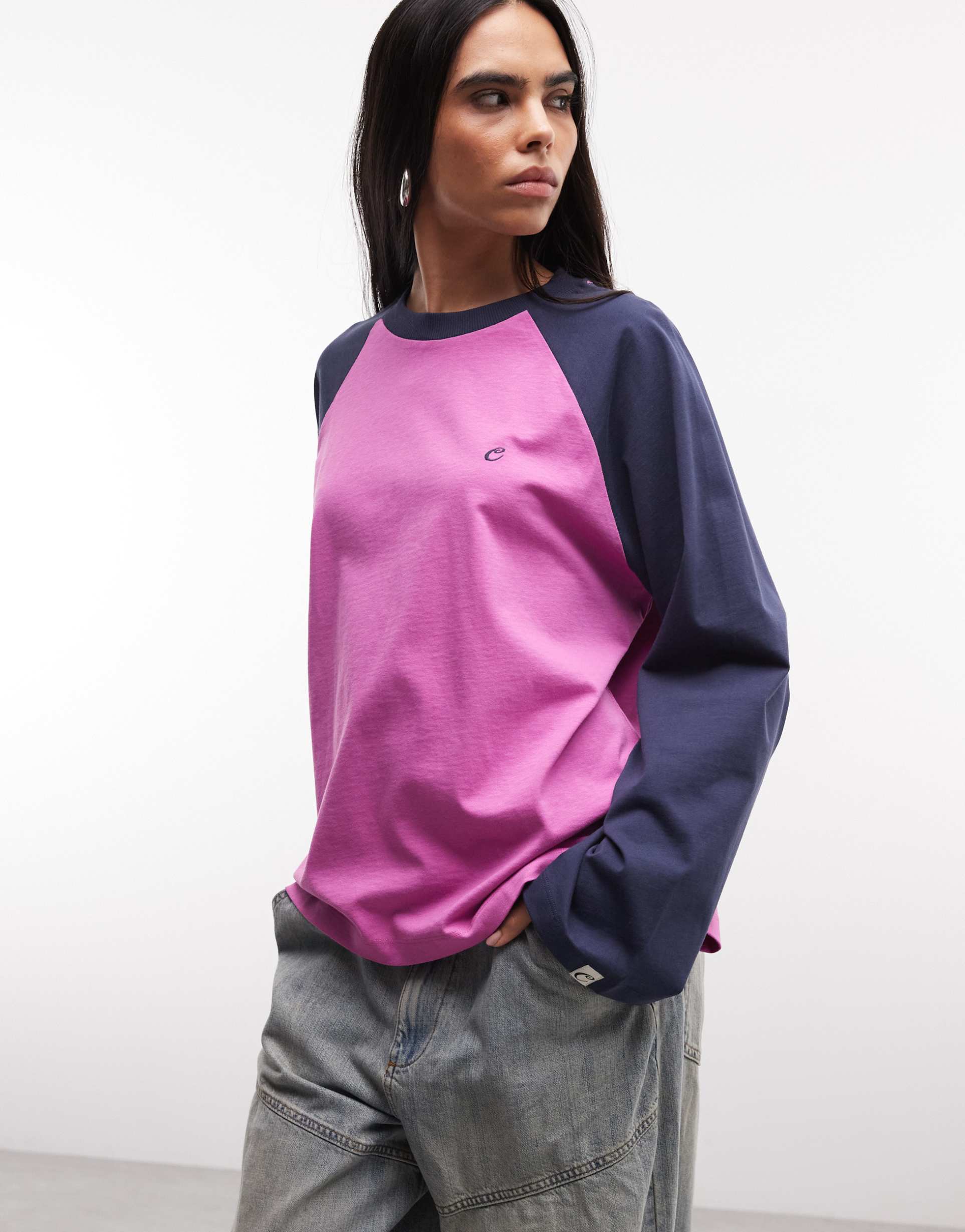 collusion raglan branded tee in pink and navy