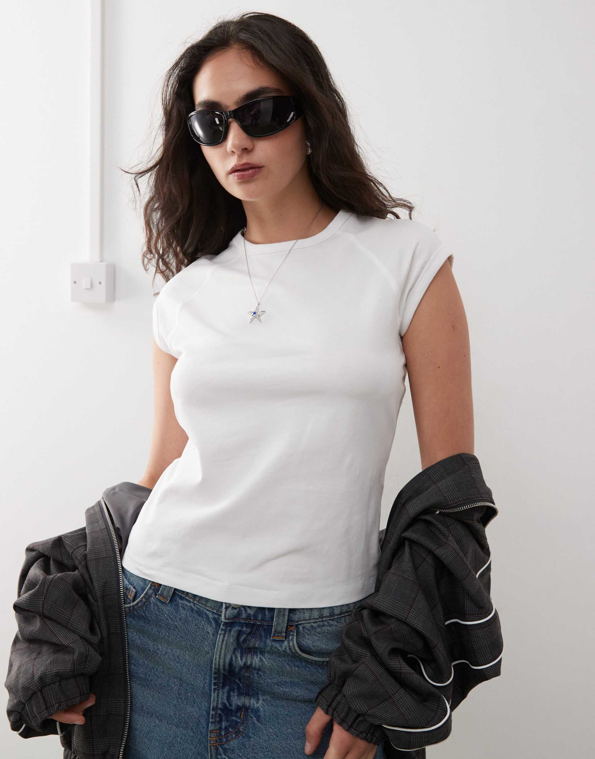 collusion raglan fitted t-shirt in white