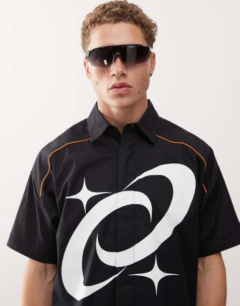 COLLUSION - Recht skatershirt met grafische print aan de voorkant in zwart - view 1
