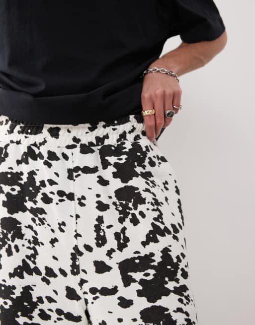 COLLUSION – Relaxed-Fit-Skater-Shorts aus Jersey mit Kuhprint, 3 von 5