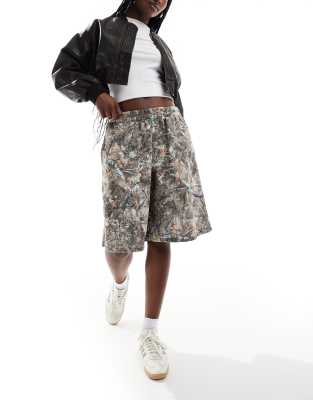 Collusion relaxed long sweat shorts in woodland camo