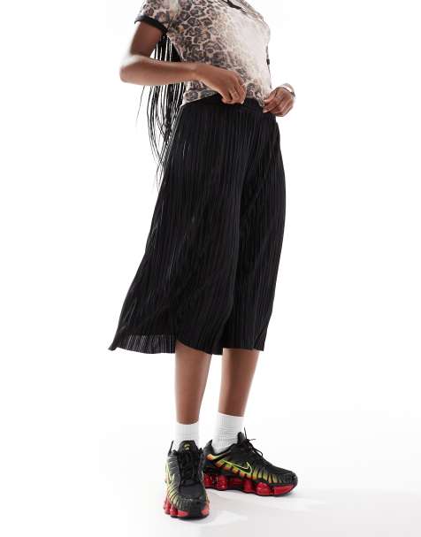 COLLUSION relaxed plisse long short in black - view 1
