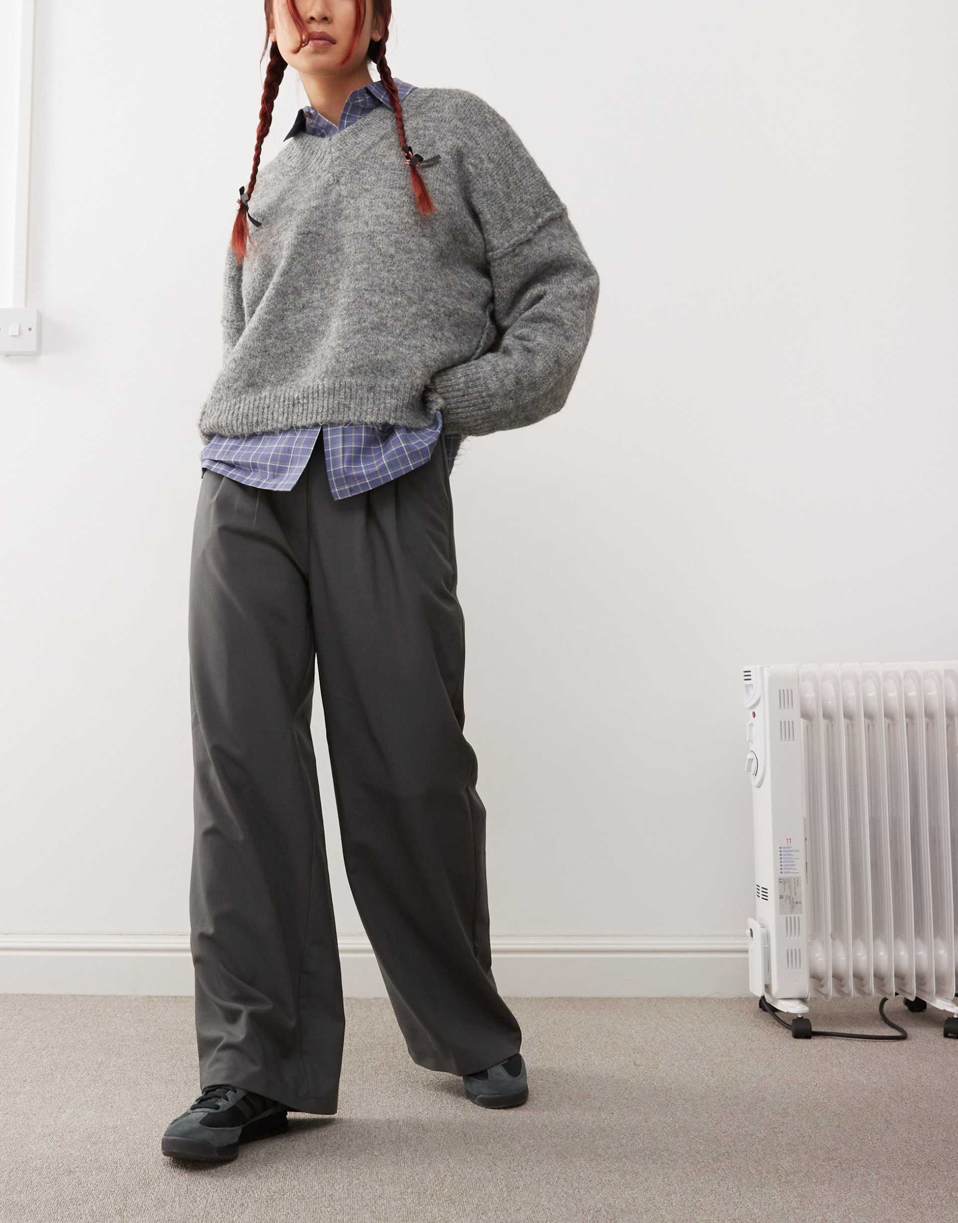 collusion relaxed wide leg tailored pants in gray