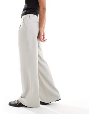 Collusion Relaxed Wide Leg Tailored Pants In Stone-neutral