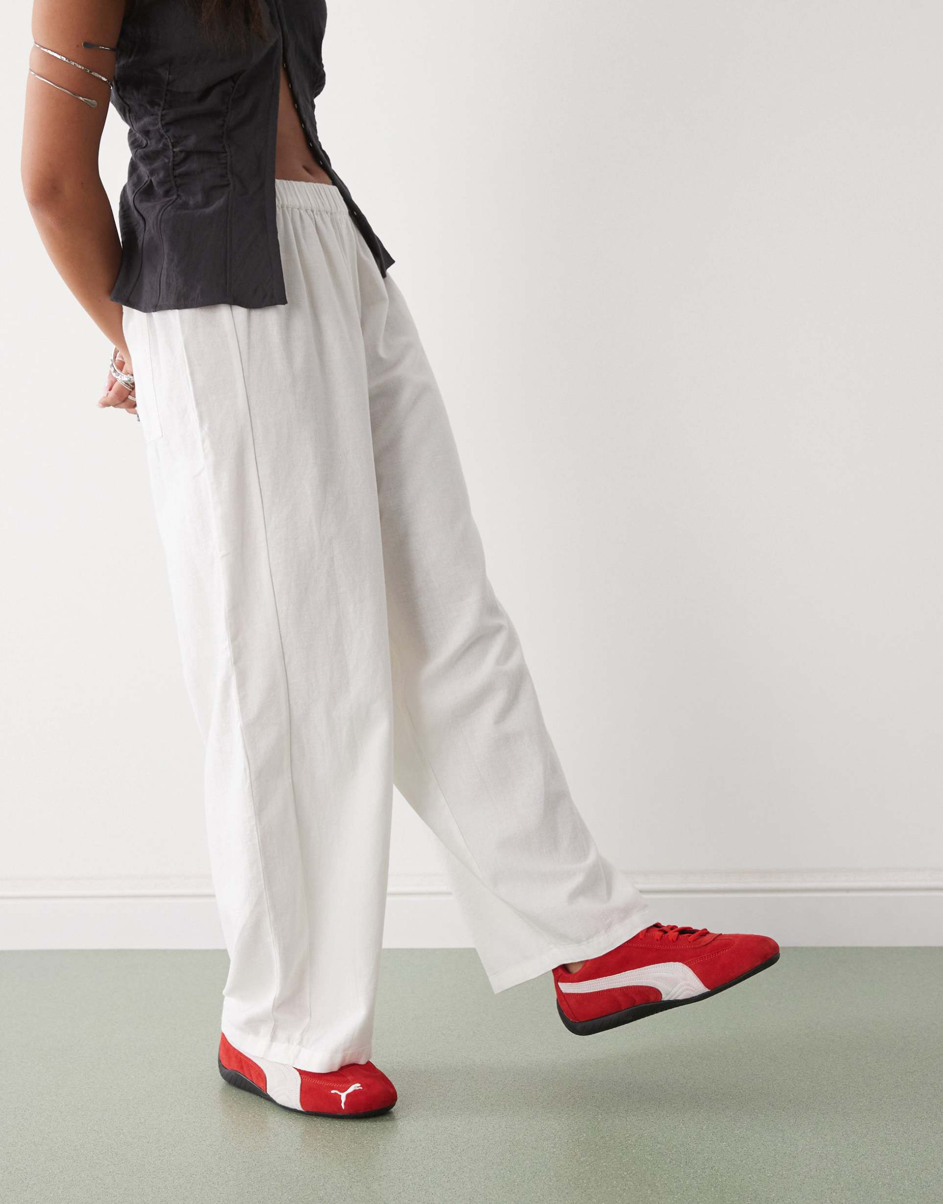collusion relaxed woven balloon pant with linen in white