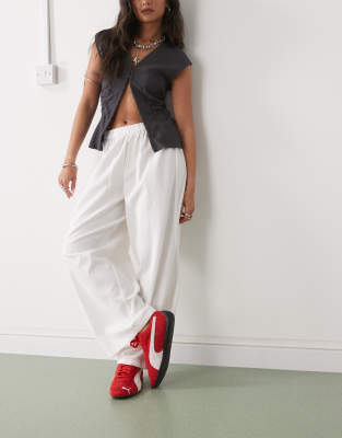 COLLUSION relaxed woven balloon pant with linen in white