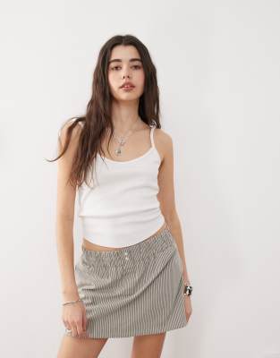 Collusion COLLUSION rib crop cami top in white