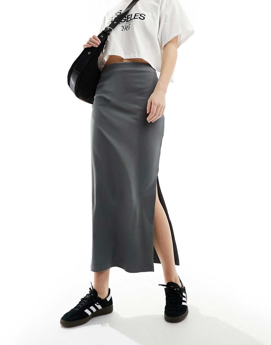 ribbed maxi skirt in gray-Green