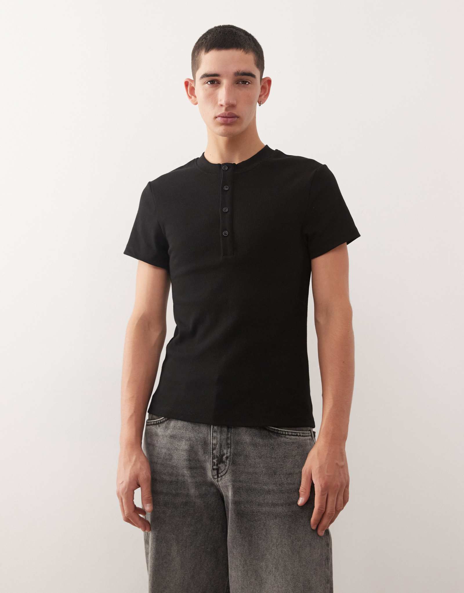 Футболка henley с коротким рукавом COLLUSION Ribbed muscle черного цвета